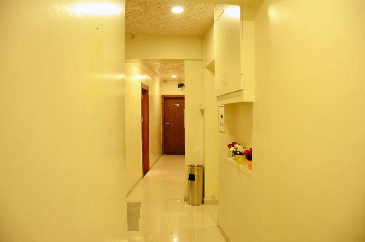 Oyo 6429 Pearl 3* Pune